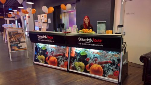 events-catering-smoothies-mobile-smoothiebar-mango-smoothie-smoothie-maker-ein-barkeeper-reutlingen-